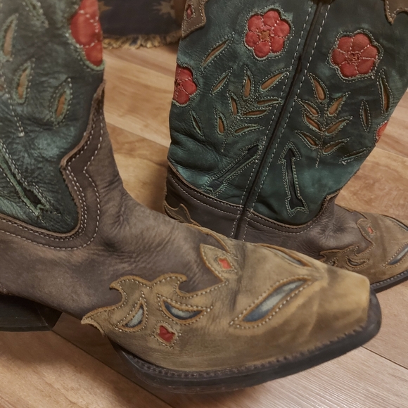 Cowboy boots 6½ - Picture 3 of 8